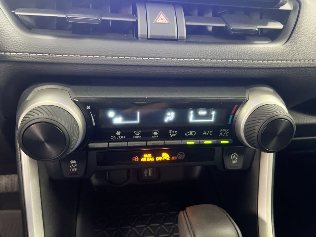 Used 2023 Toyota RAV4 LE AWD/4WD image 17