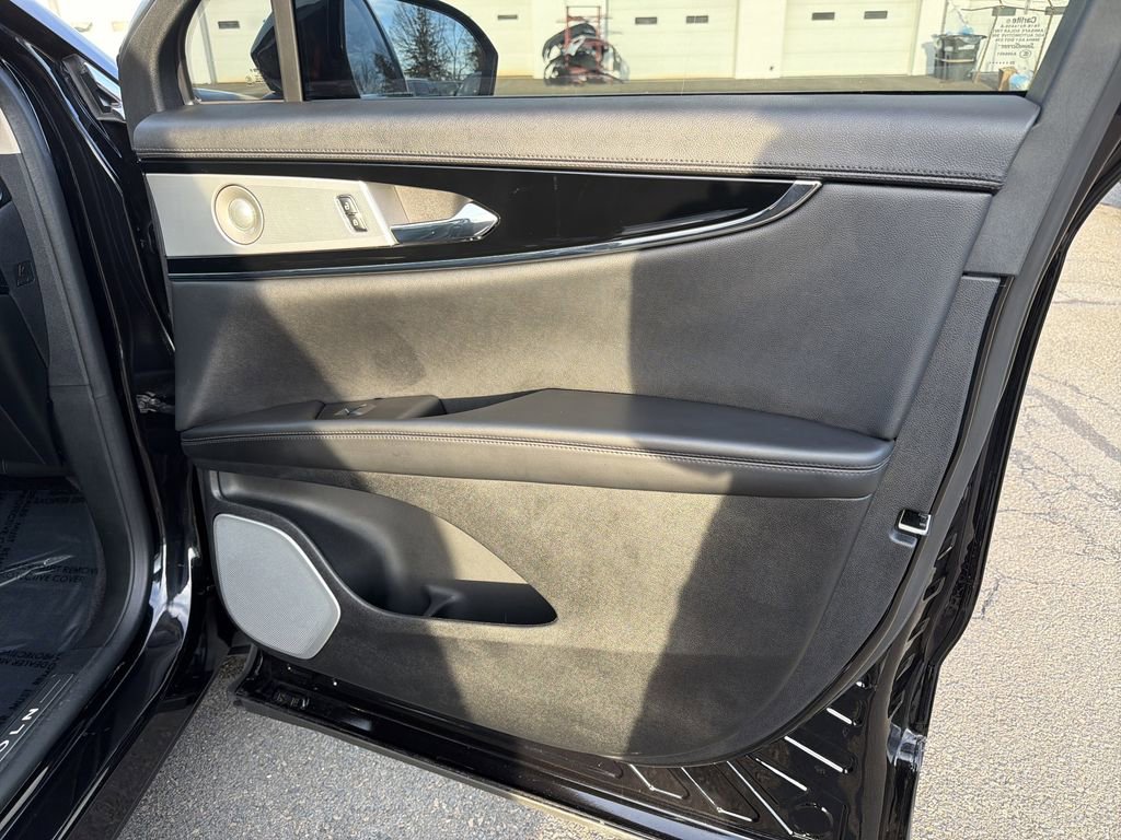 Certified 2023 Lincoln Nautilus Reserve w/ Equipment Group 202A image 14