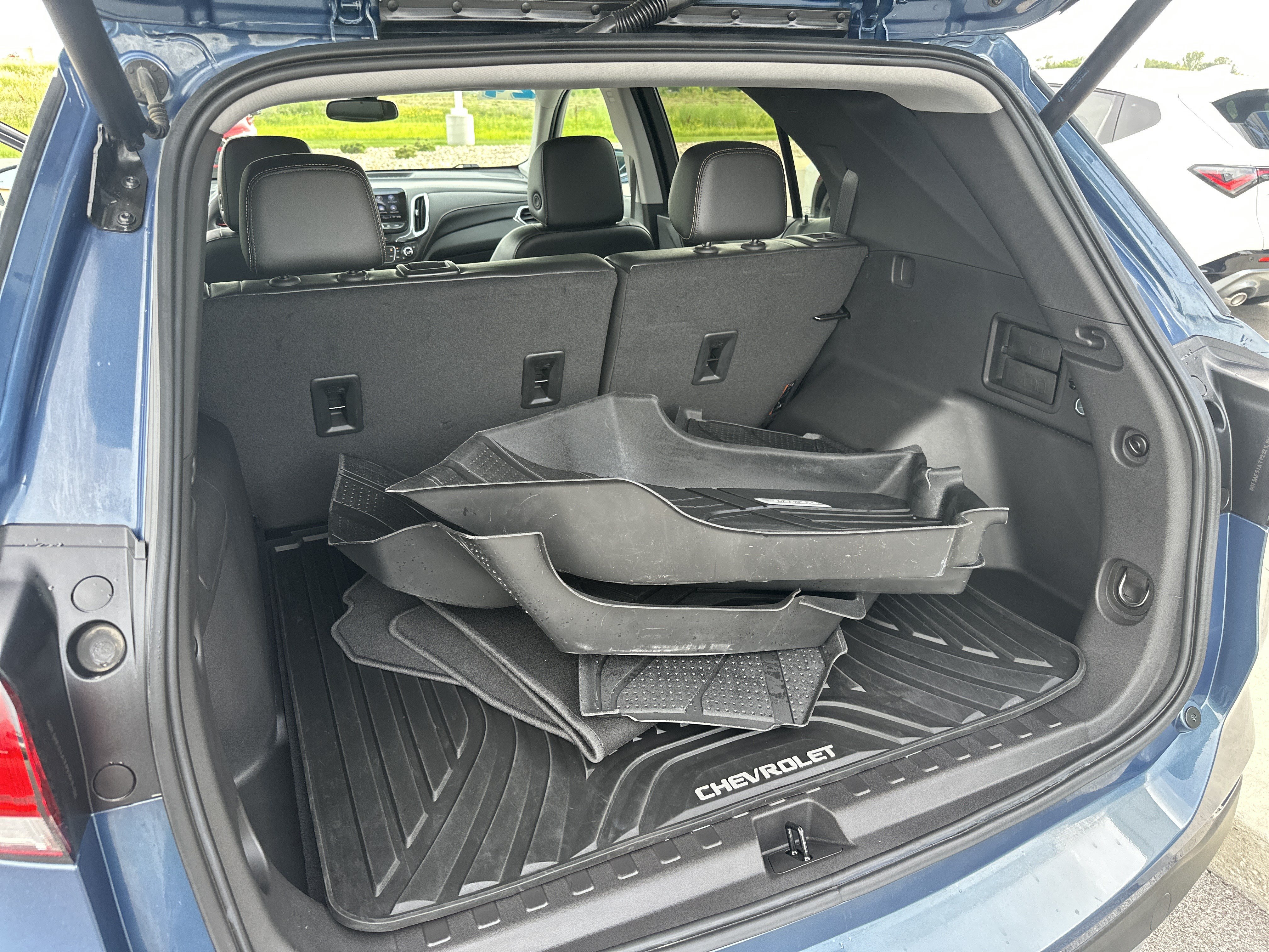 Used 2024 Chevrolet Equinox Premier FWD image 32