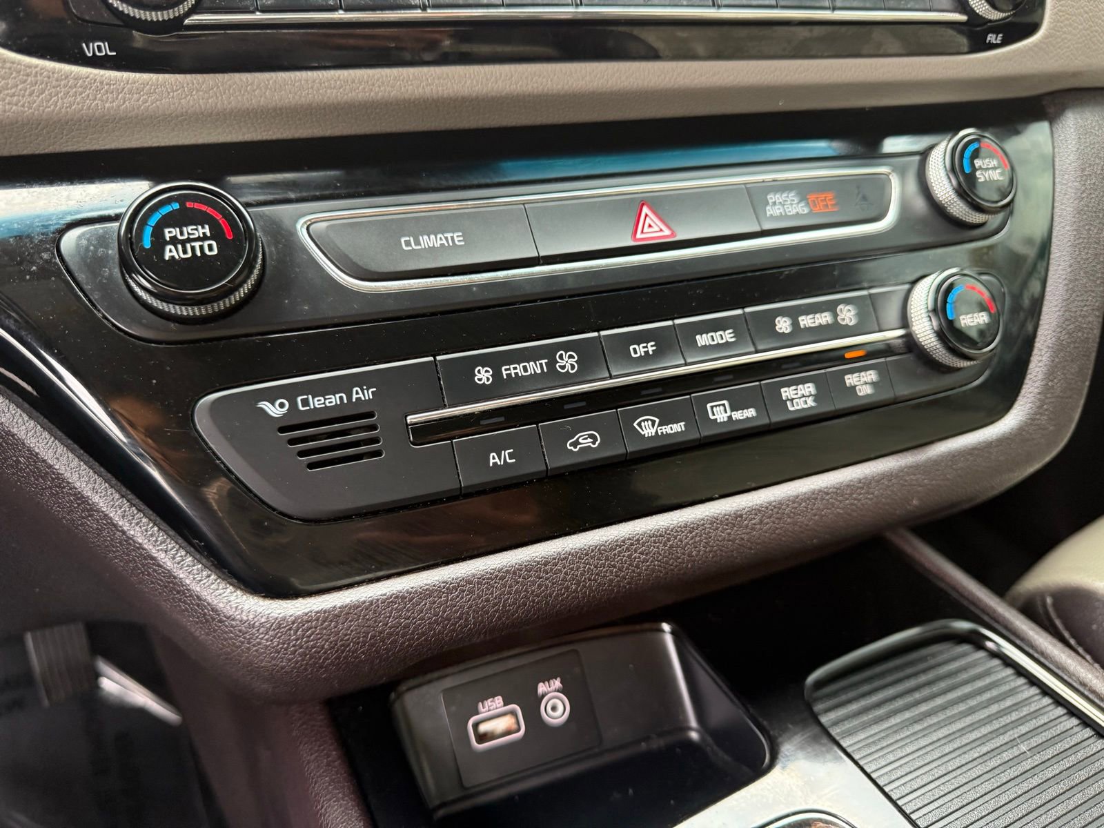 Used 2016 Kia Sedona SX Limited w/ Option Group 030 image 33