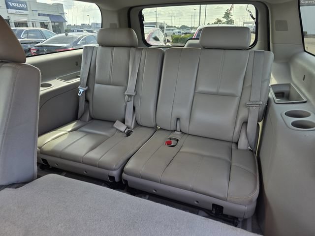 Used 2011 Chevrolet Suburban LT RWD image 20