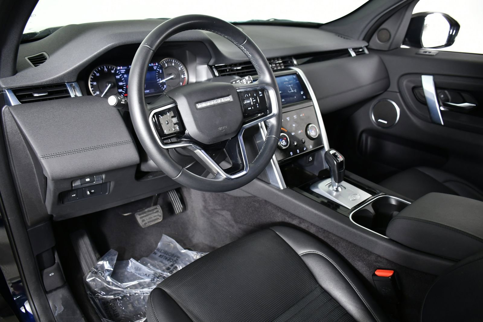 Used 2023 Land Rover Discovery Sport S image 17