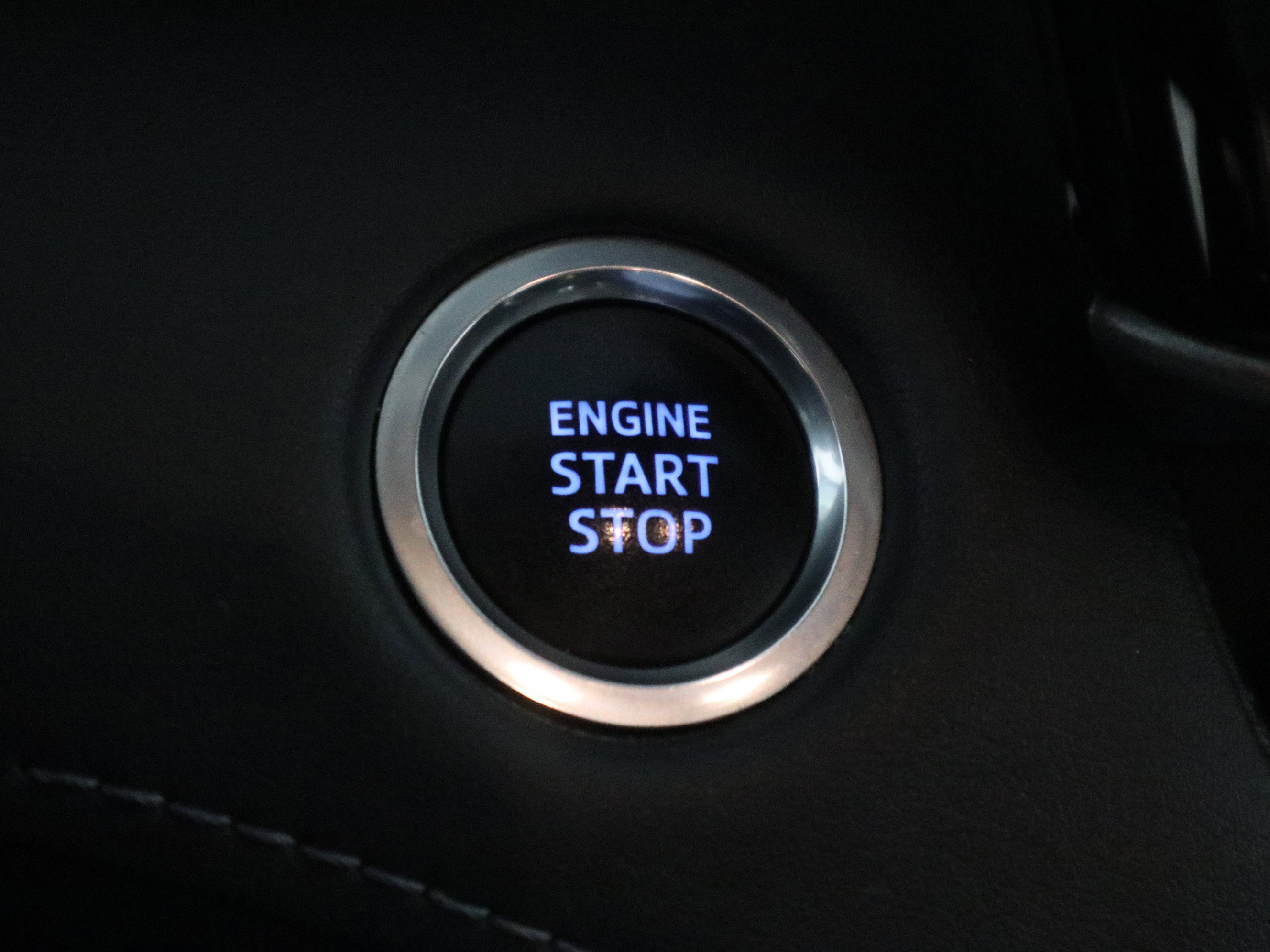 Used 2020 Toyota Highlander LE image 33