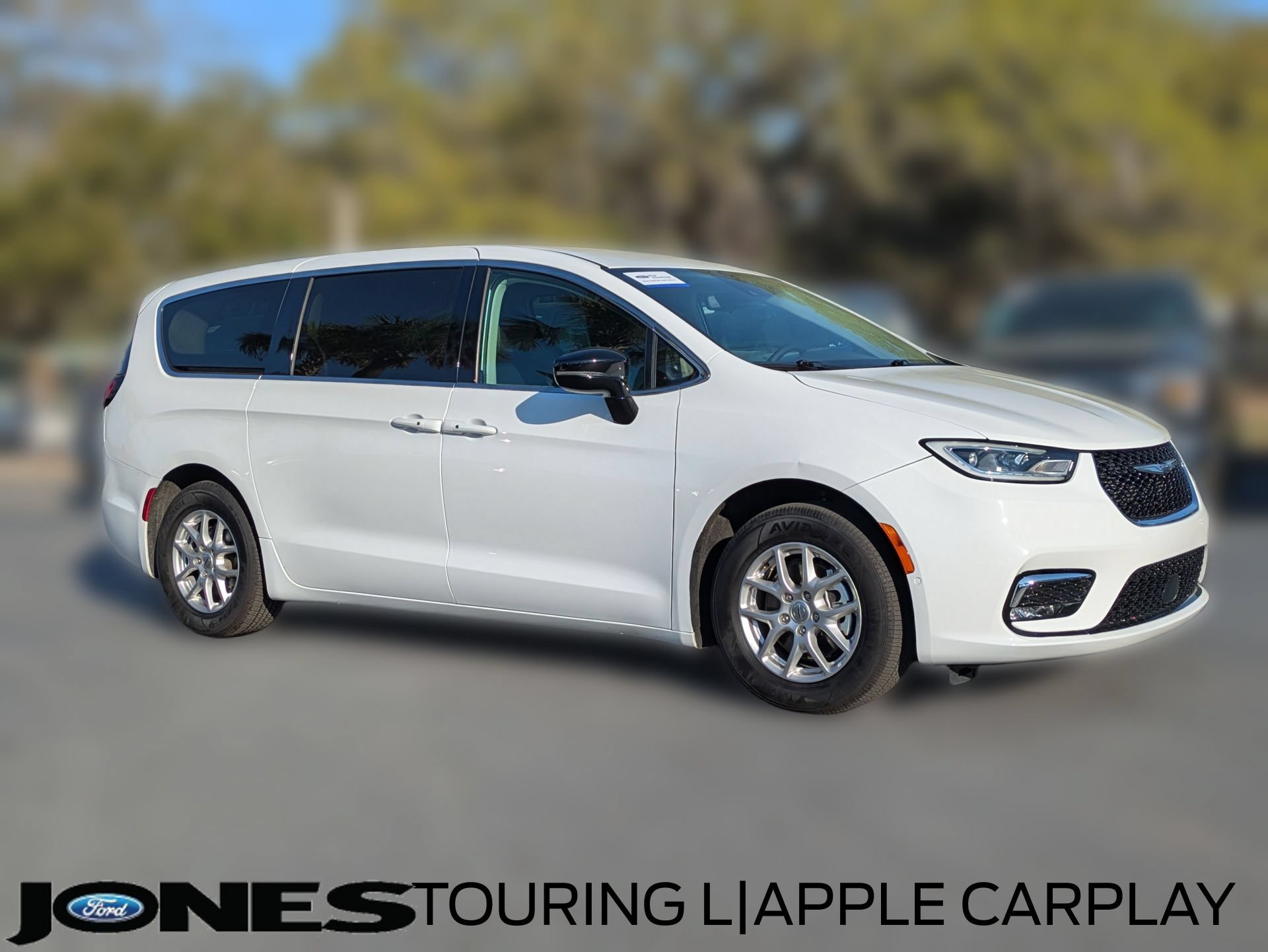 Used 2024 Chrysler Pacifica Touring-L FWD 360° Tour