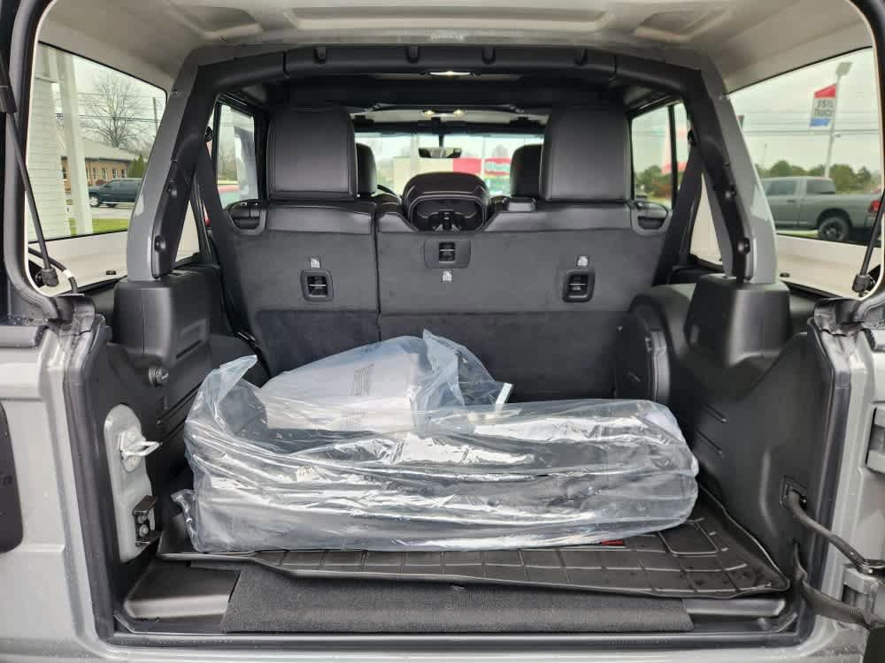 Used 2023 Jeep Wrangler Unlimited Rubicon w/ Xtreme 35 Tire Package image 13