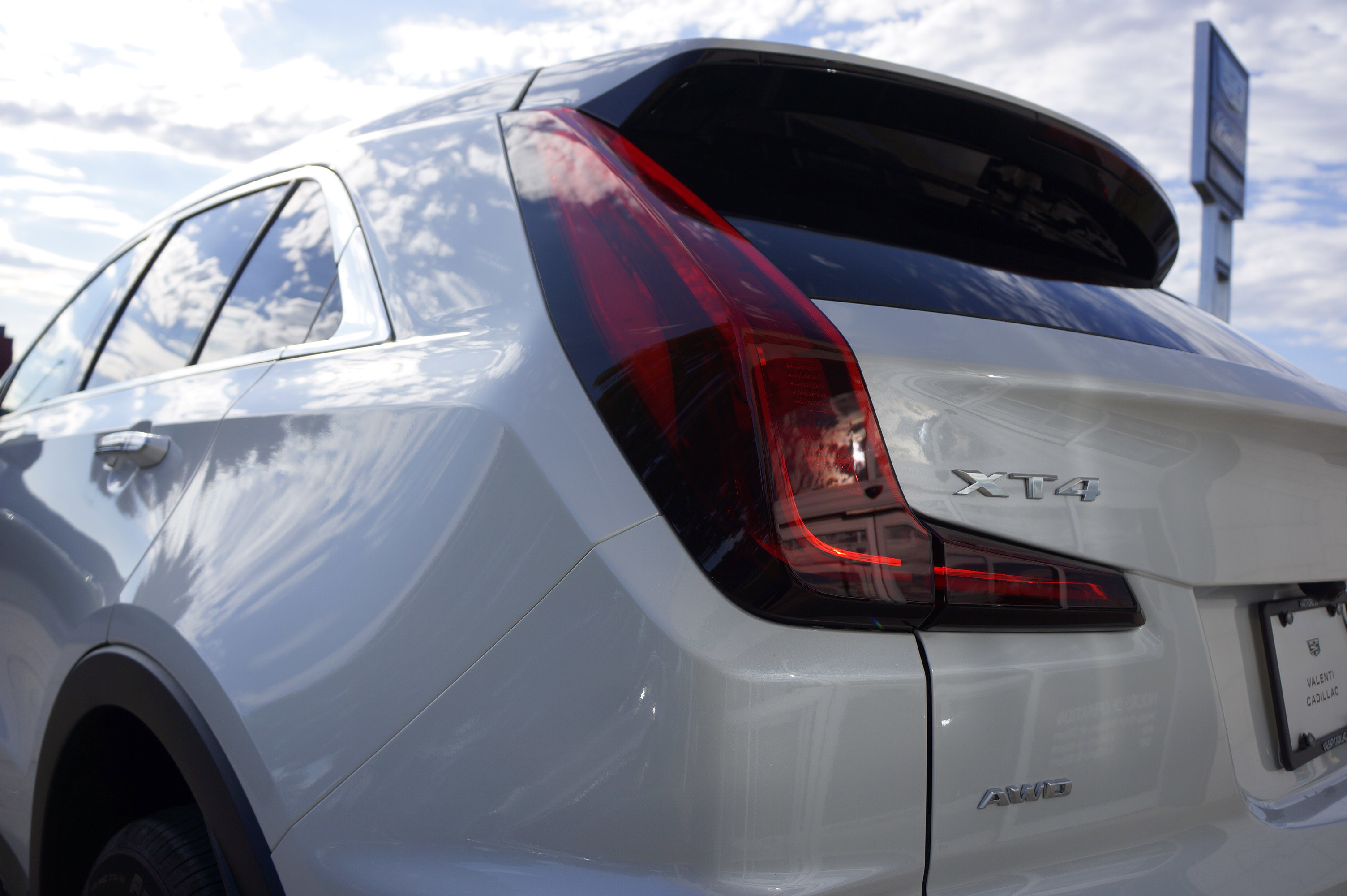 Used 2024 Cadillac XT4 Premium Luxury image 20