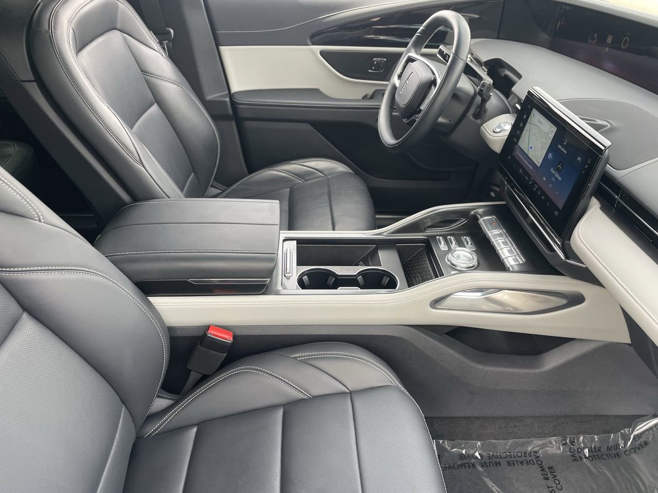 Certified 2024 Lincoln Nautilus Premier image 11