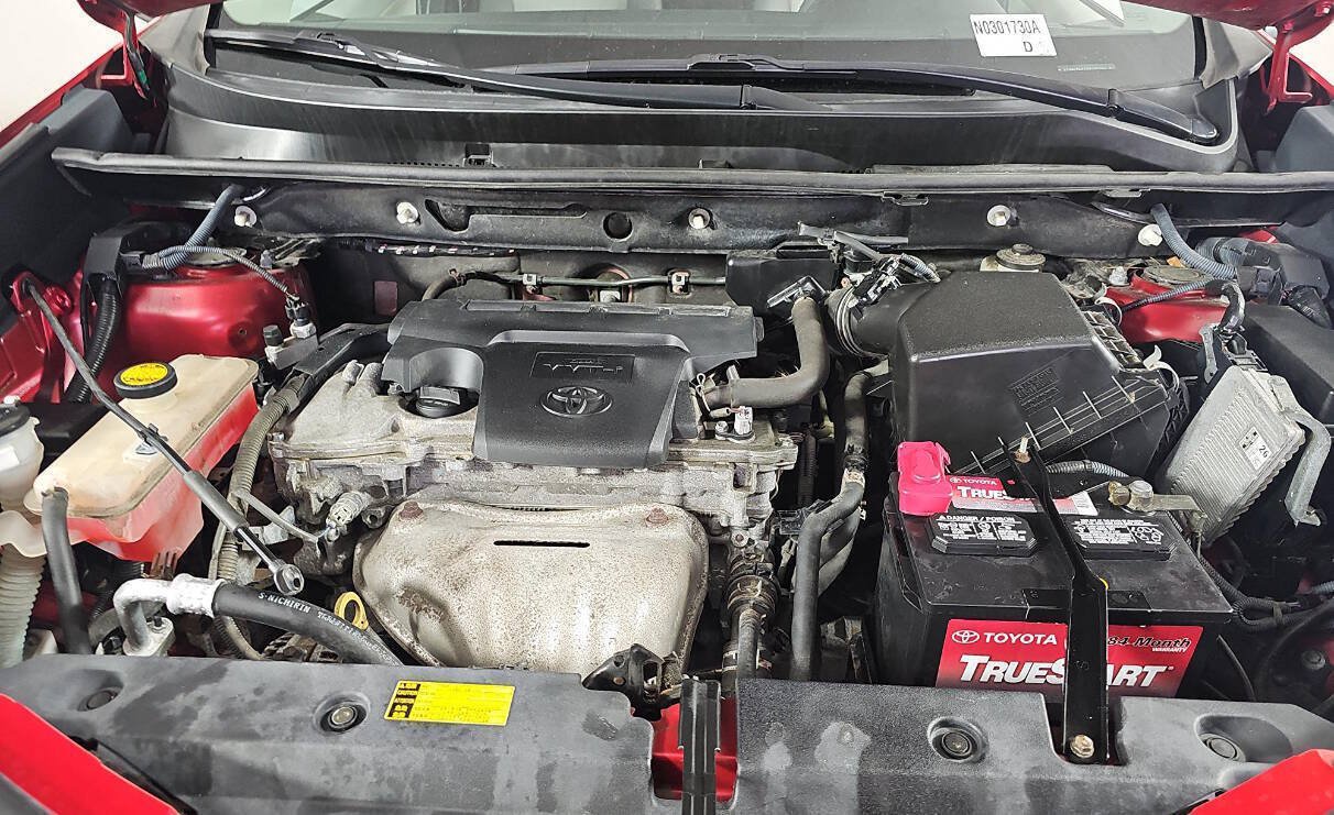 Used 2013 Toyota RAV4 LE AWD/4WD image 4