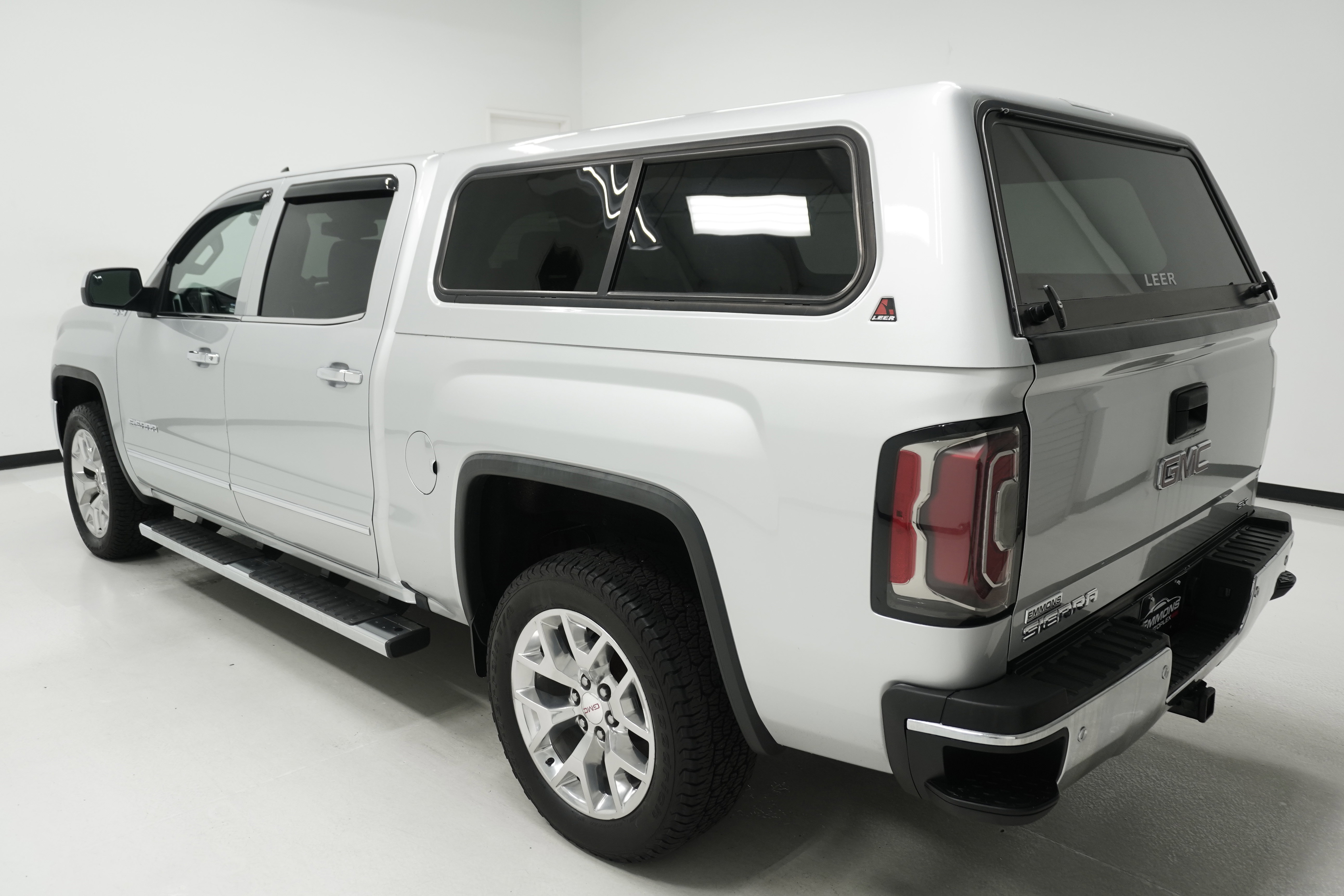 Used 2017 GMC Sierra 1500 SLT AWD/4WD image 5