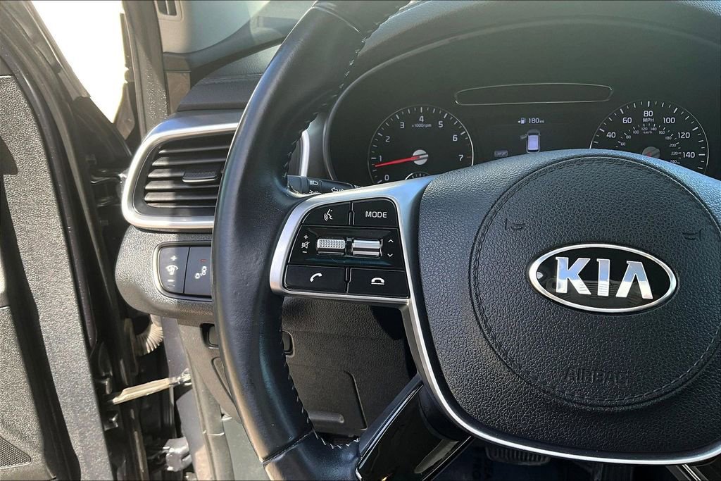 Used 2020 Kia Sorento S image 11