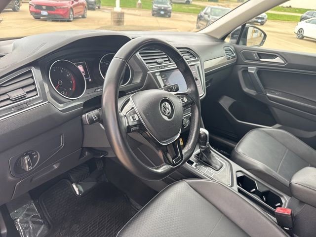 Used 2019 Volkswagen Tiguan SE w/ Panoramic Sunroof Package image 20