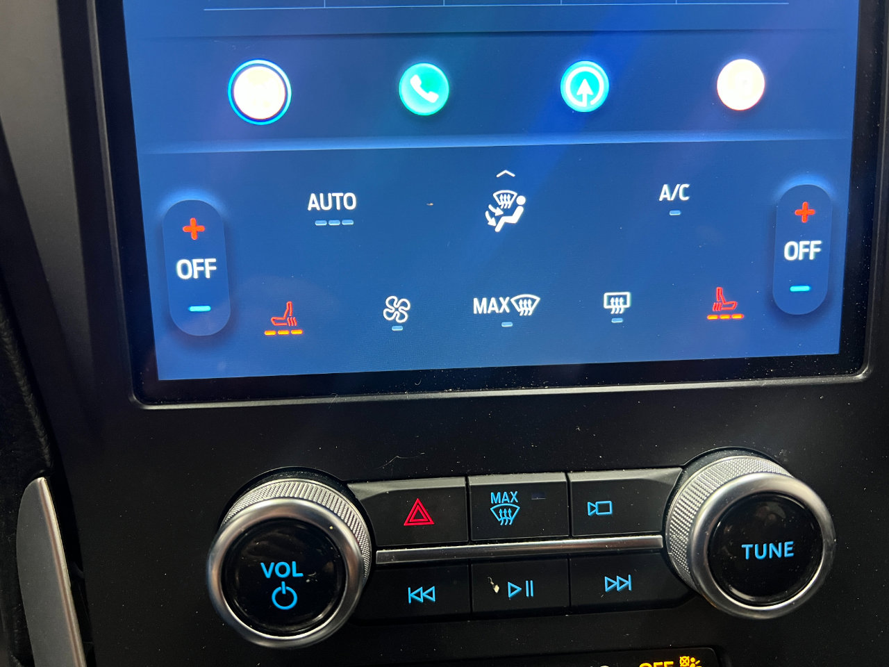 Used 2024 Ford Edge SEL image 44