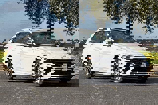 New 2026 Hyundai Elantra Limited image 2