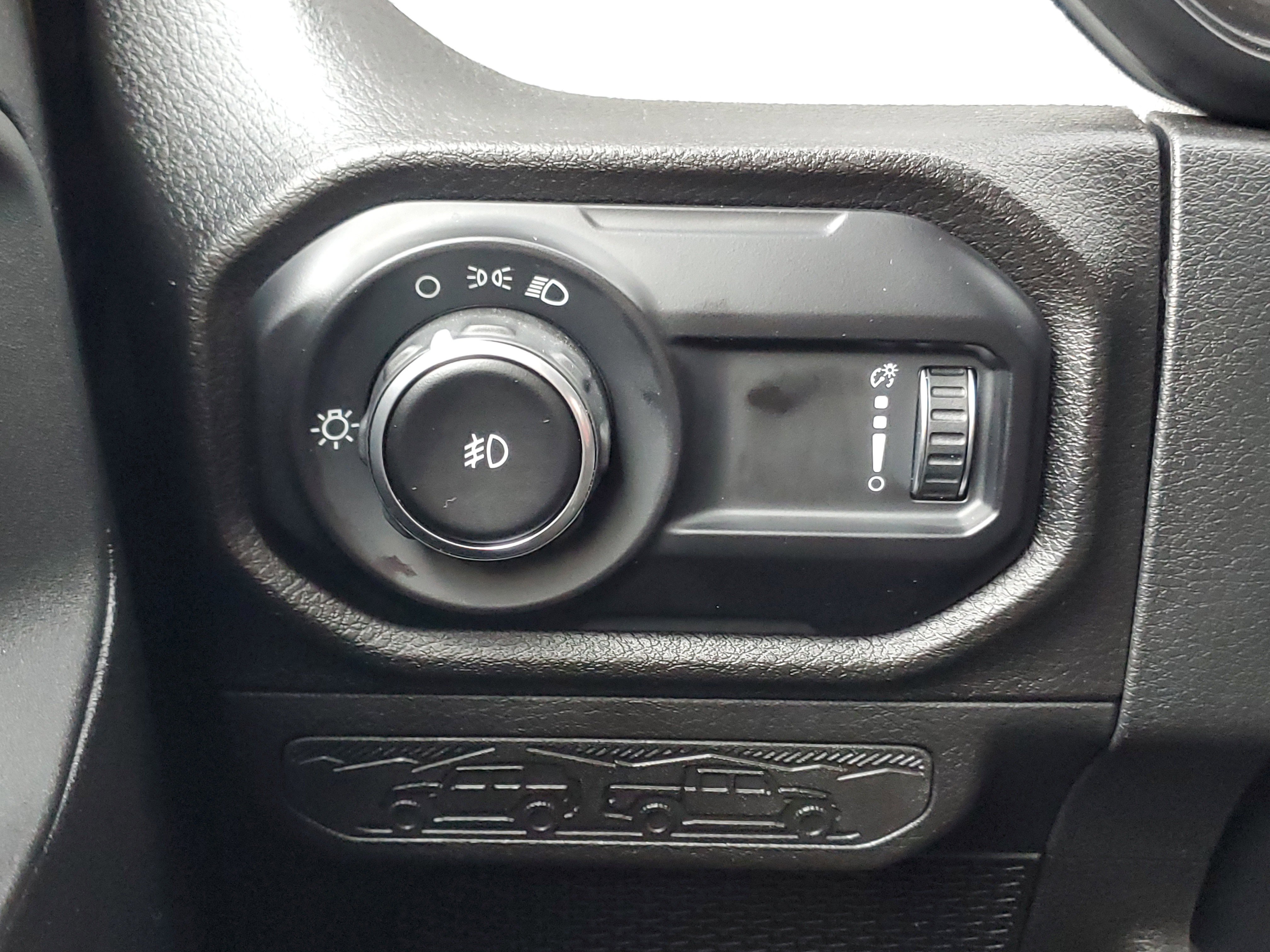 Used 2025 Jeep Wrangler Sport image 29