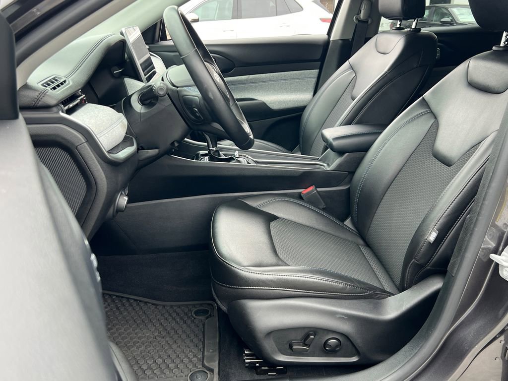 Used 2022 Jeep Compass Latitude w/ Convenience Group image 19