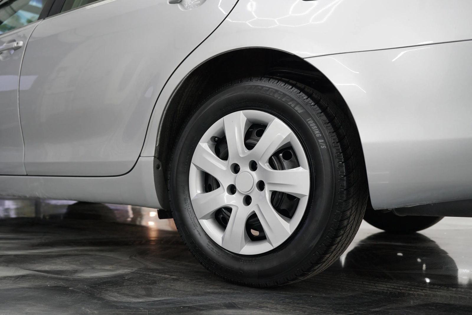 Used 2009 Toyota Camry LE FWD image 13