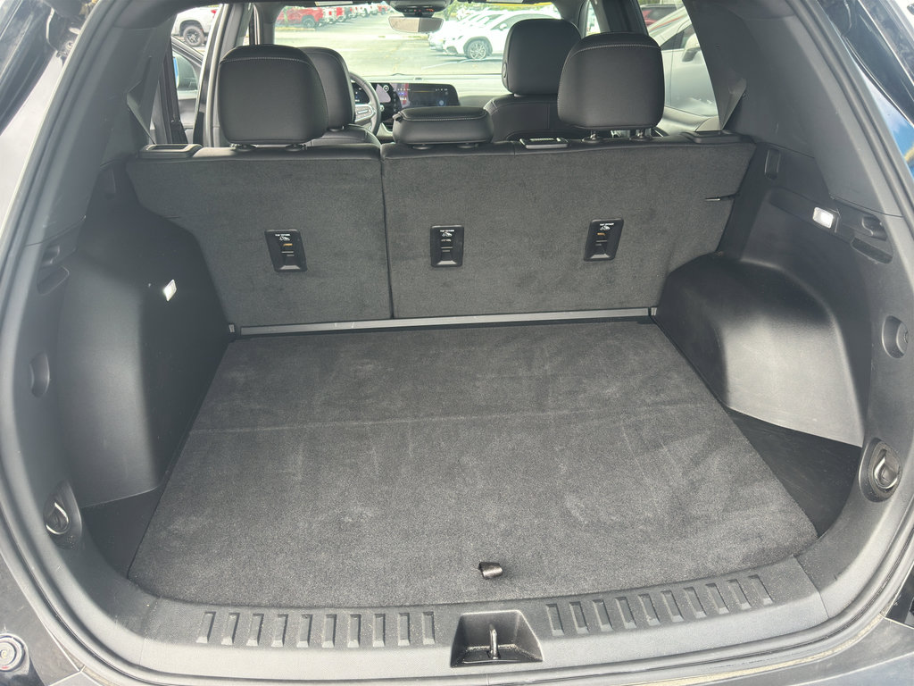 Used 2025 Chevrolet Equinox LT w/ Convenience Package II image 12