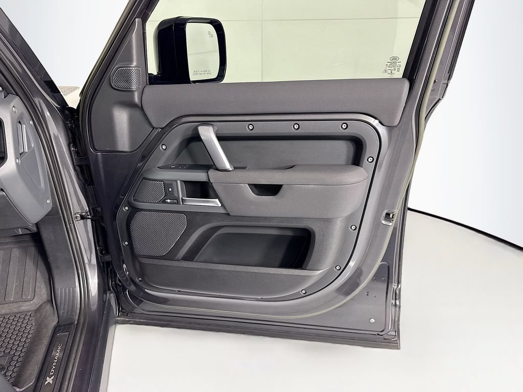 Used 2023 Land Rover Defender 110 X-Dynamic SE AWD/4WD image 26