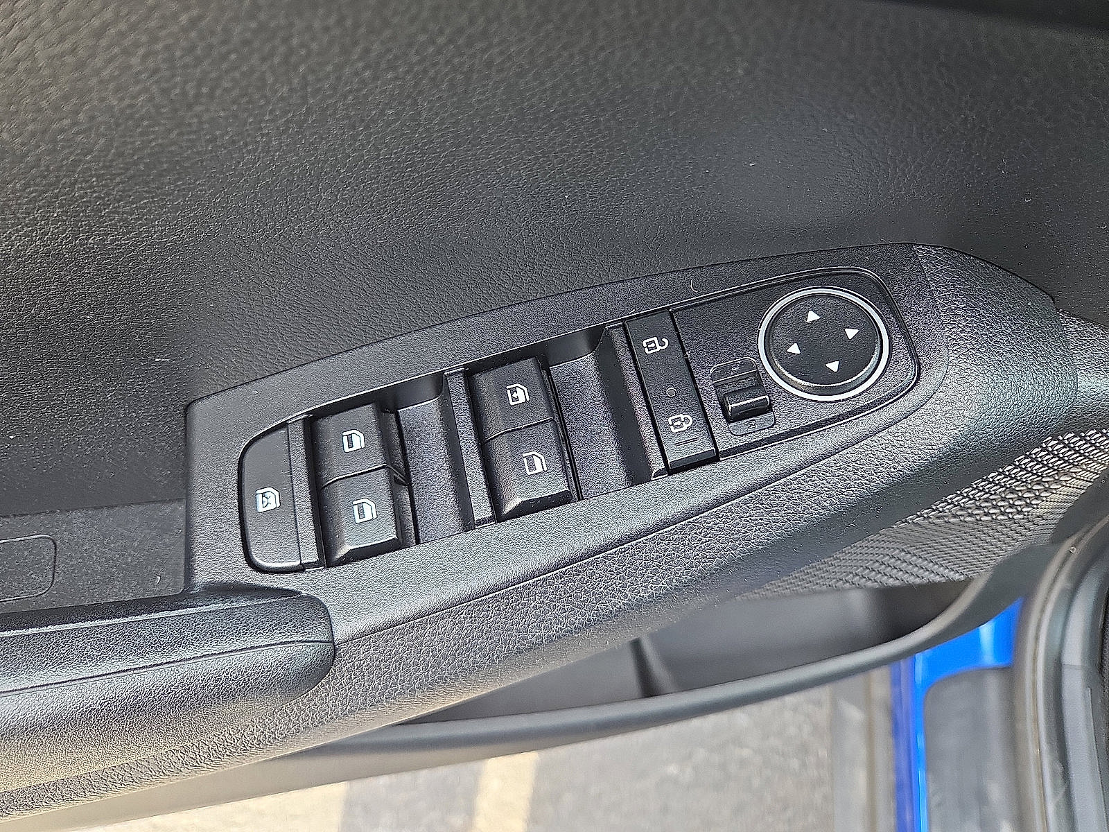 Used 2021 Kia Seltos LX image 32