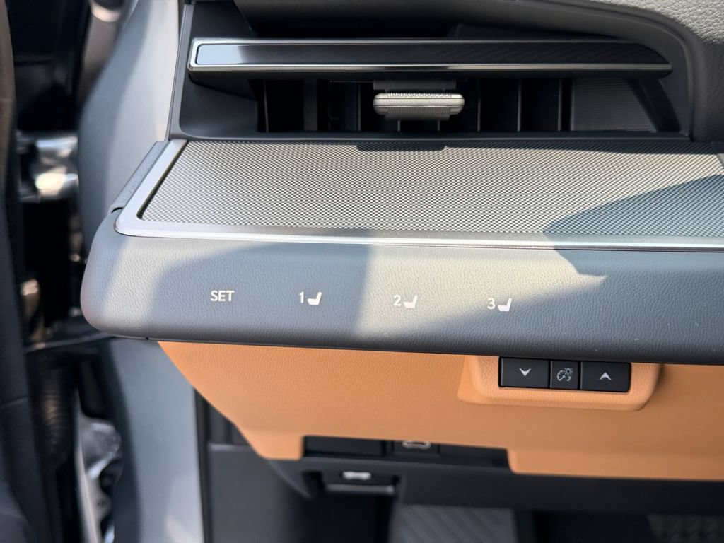 New 2026 Lexus ES 500e AWD/4WD image 32