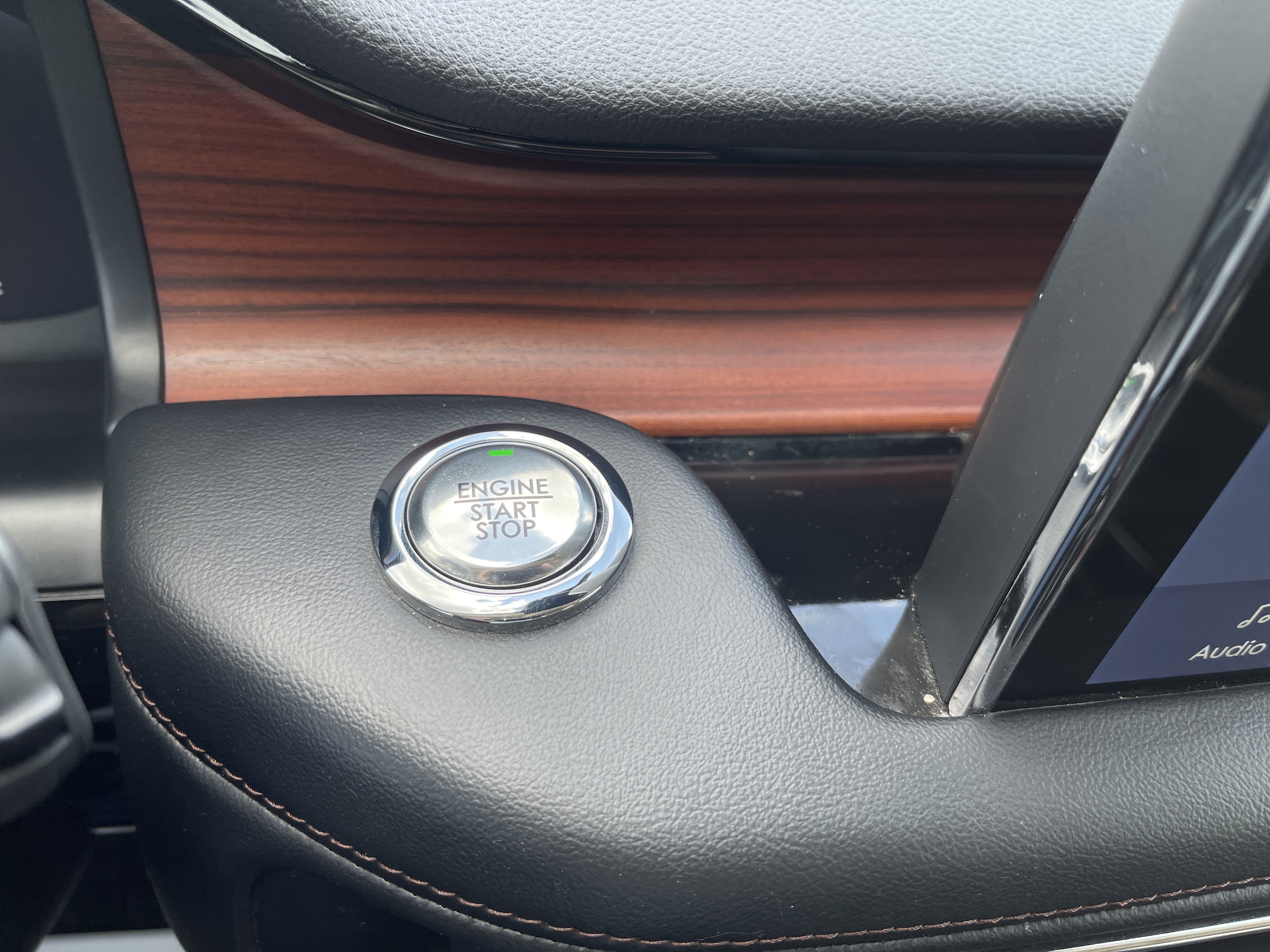 Used 2024 Lincoln Aviator Reserve w/ Equipment Group 201A AWD/4WD image 23
