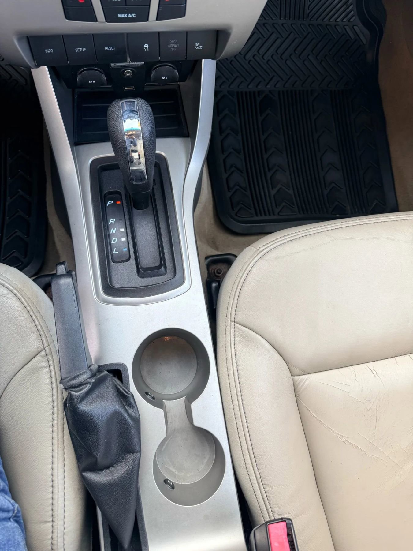 Used 2010 Ford Focus SEL FWD image 13