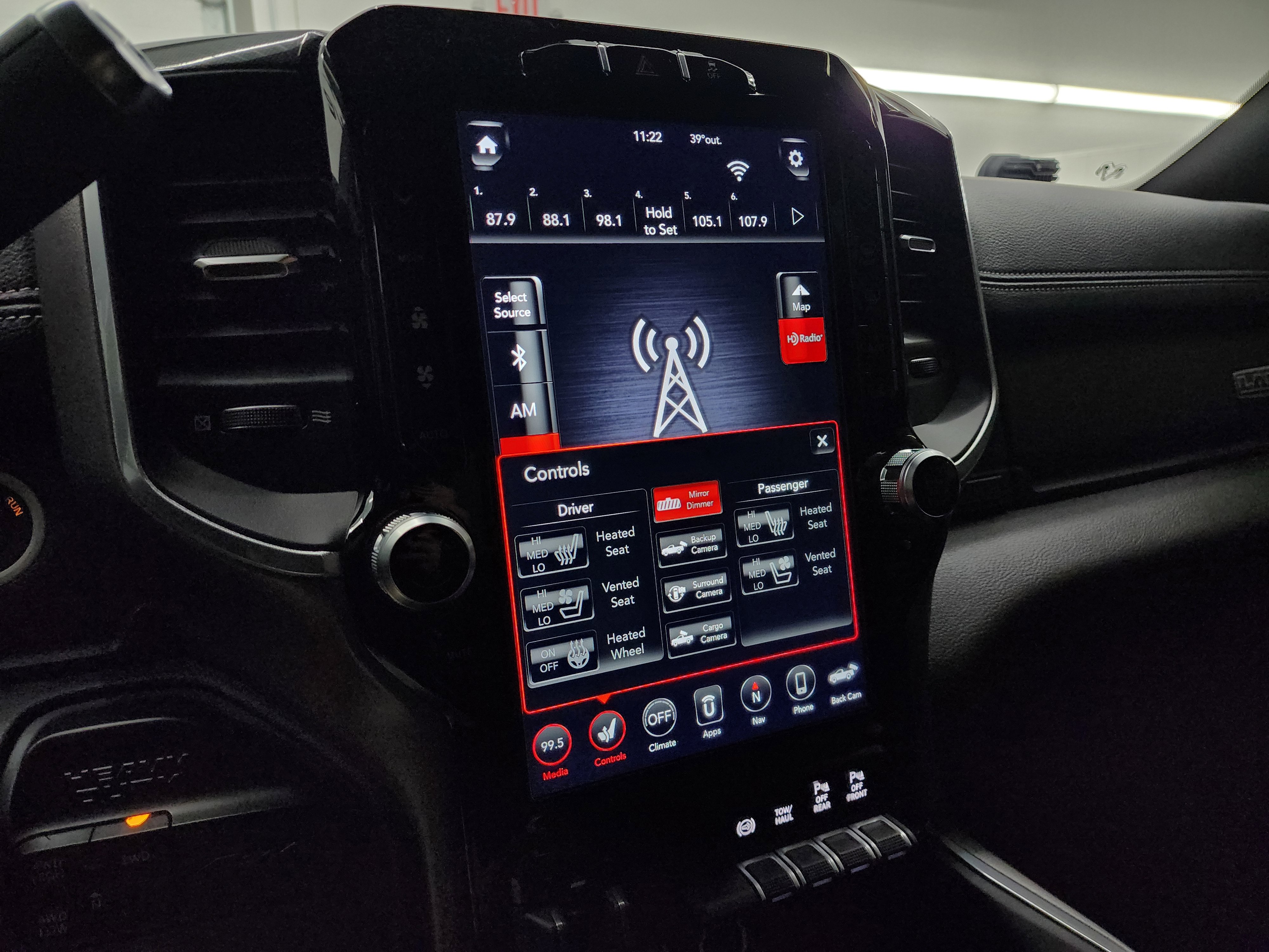 Used 2021 RAM 3500 Laramie w/ Night Edition image 47