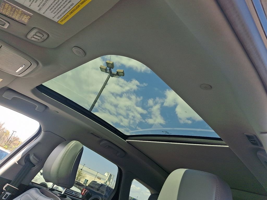 Used 2021 Lincoln Corsair Reserve w/ Equipment Group 201A AWD/4WD image 16