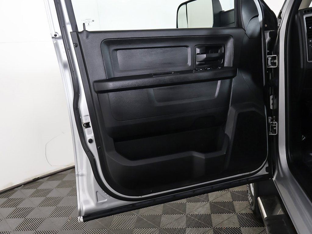 Used 2018 RAM 3500 Tradesman w/ Chrome Appearance Group image 15