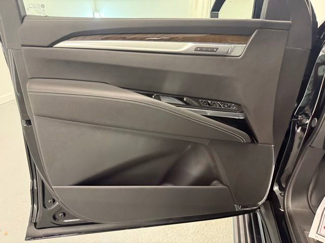 Used 2026 Cadillac Escalade Platinum Sport w/ LPO, ONYX Package image 13