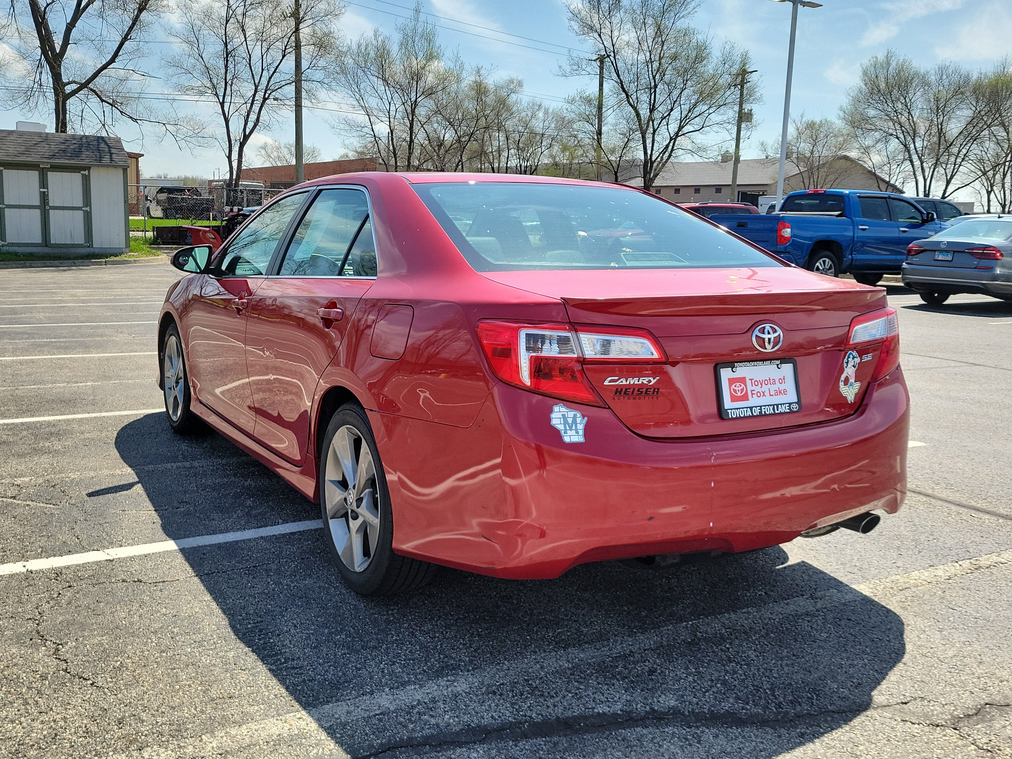 Used 2014 Toyota Camry SE image 3