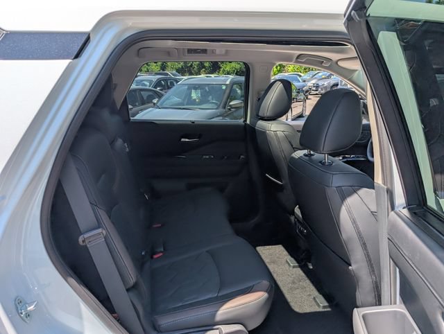 New 2026 Nissan Pathfinder Platinum w/ Cargo Package AWD/4WD image 10