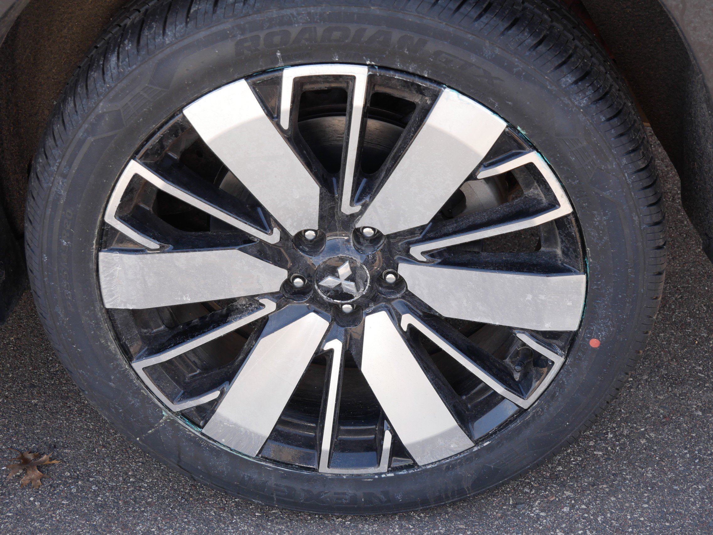 Used 2025 Mitsubishi Outlander SE image 5