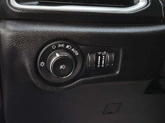 Used 2020 Chrysler Pacifica Touring-L w/ S Appearance Package image 14