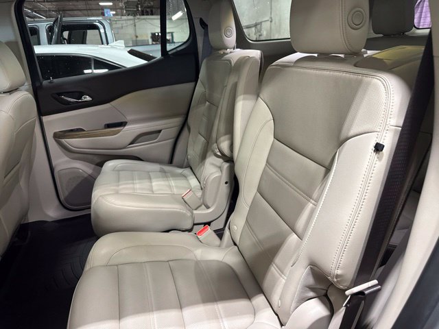 Used 2019 GMC Acadia Denali w/ Technology Package FWD image 10