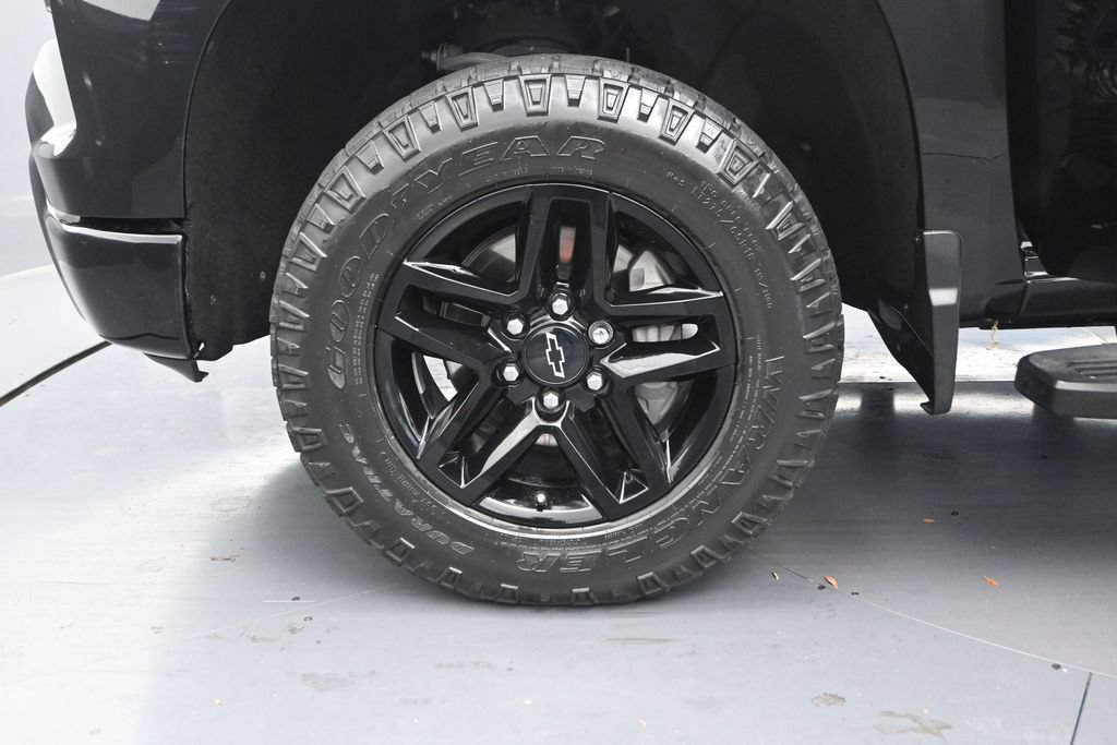 Used 2023 Chevrolet Silverado 1500 Custom Trail Boss w/ LPO, Dark Essentials Package AWD/4WD image 13