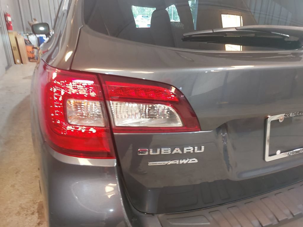 Used 2018 Subaru Outback 2.5i Limited AWD/4WD image 35