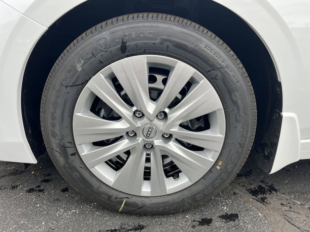 New 2025 Nissan Sentra S image 9