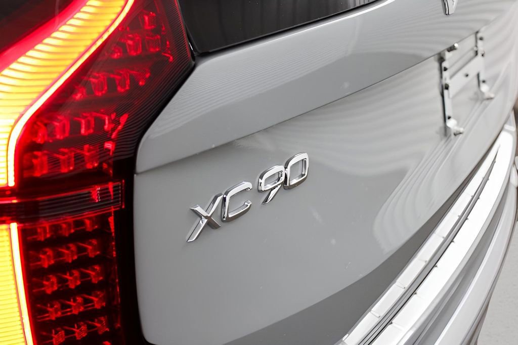New 2025 Volvo XC90 T8 Plus w/ Protection Package Premier image 7