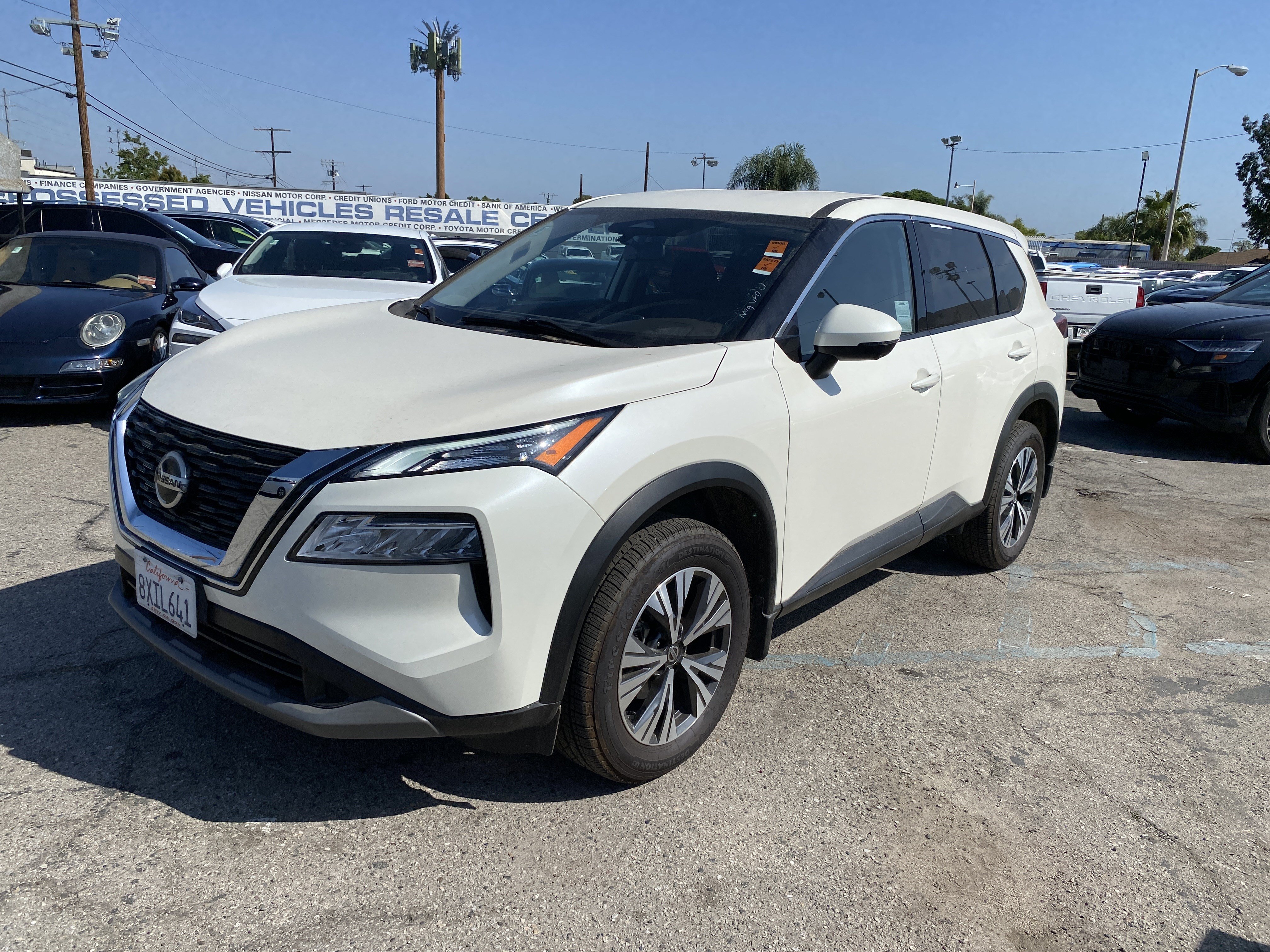 Used 2021 Nissan Rogue SV FWD image 2