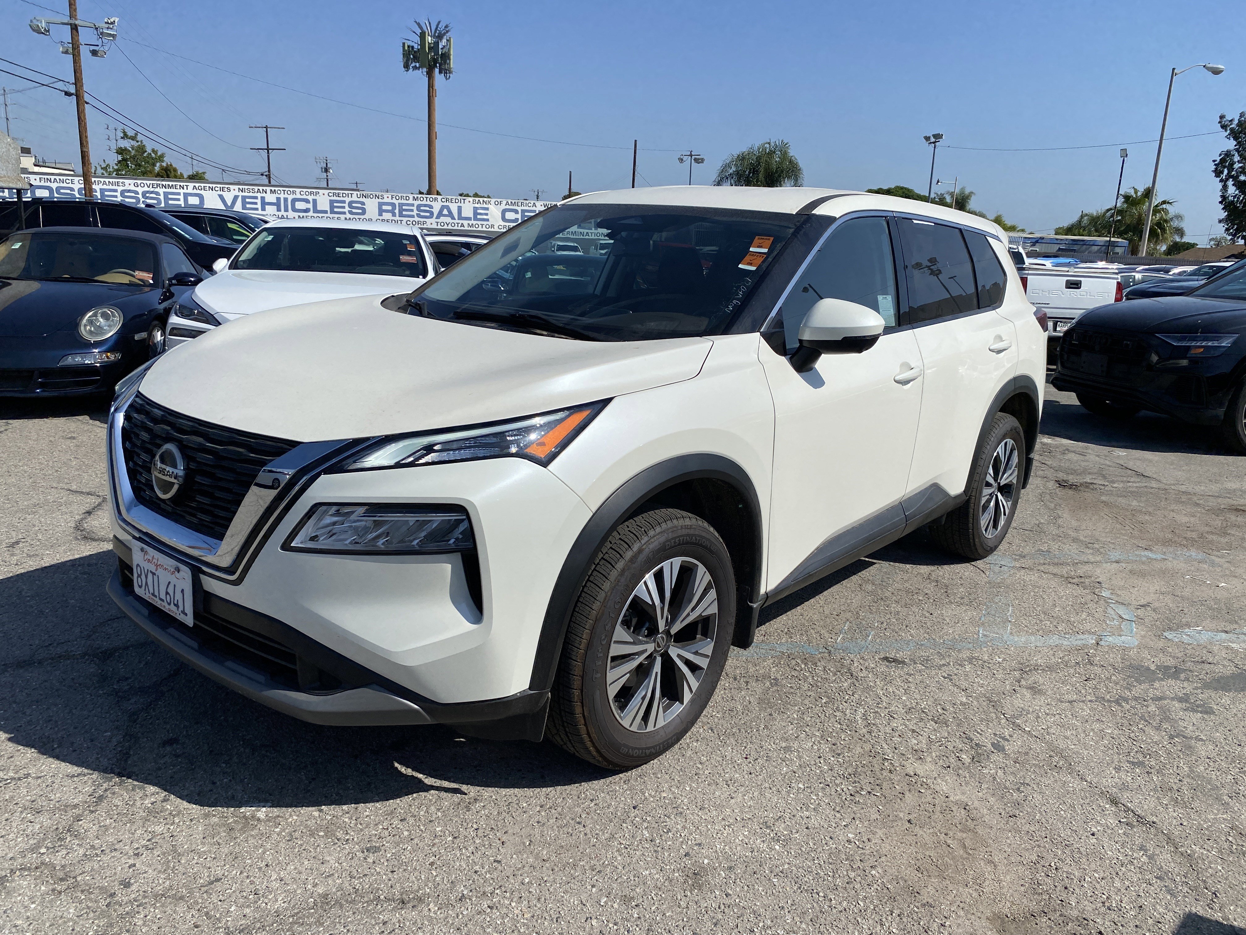 Used 2021 Nissan Rogue SV FWD image 2