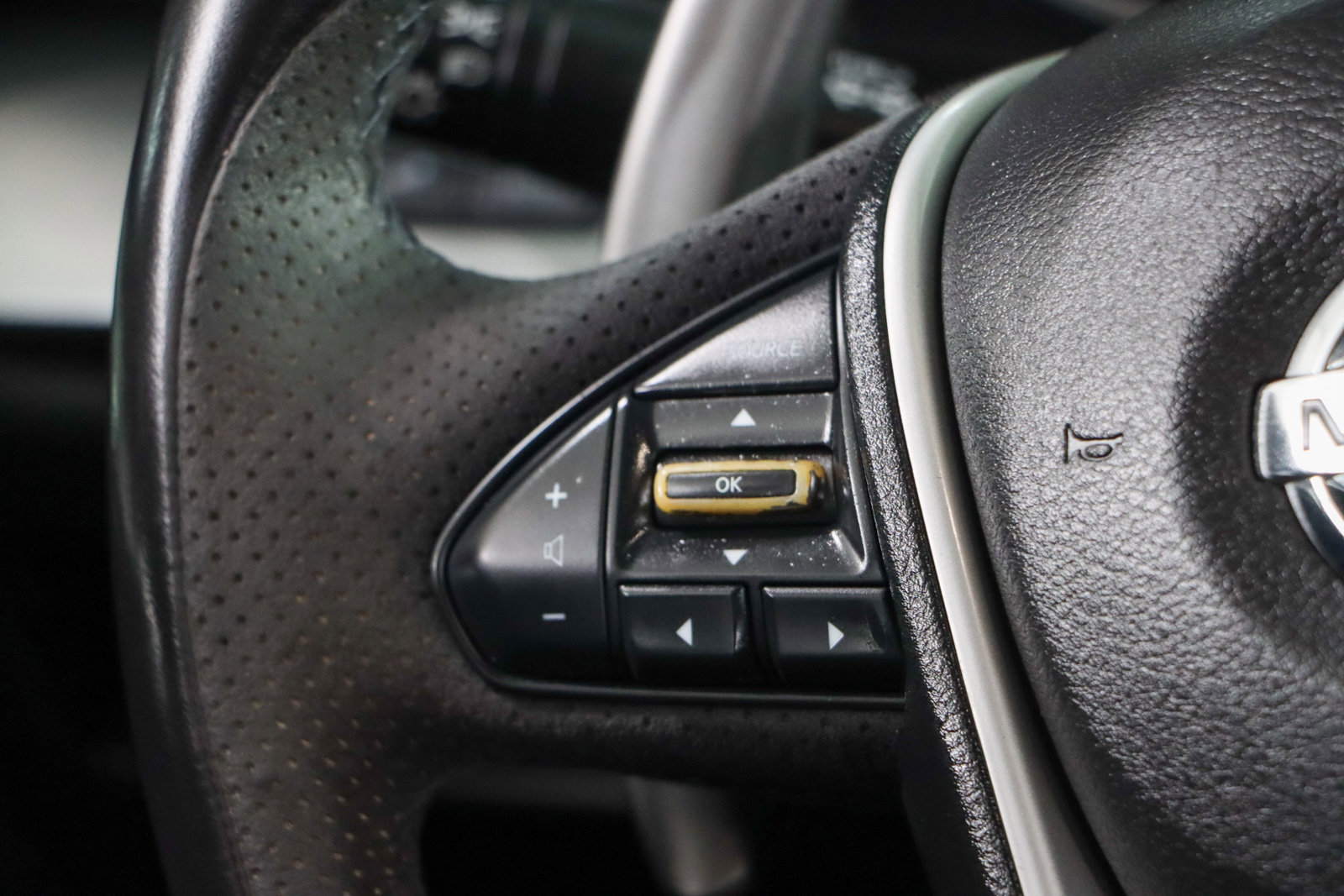 Used 2017 Nissan Maxima SR w/ Midnight Edition image 13