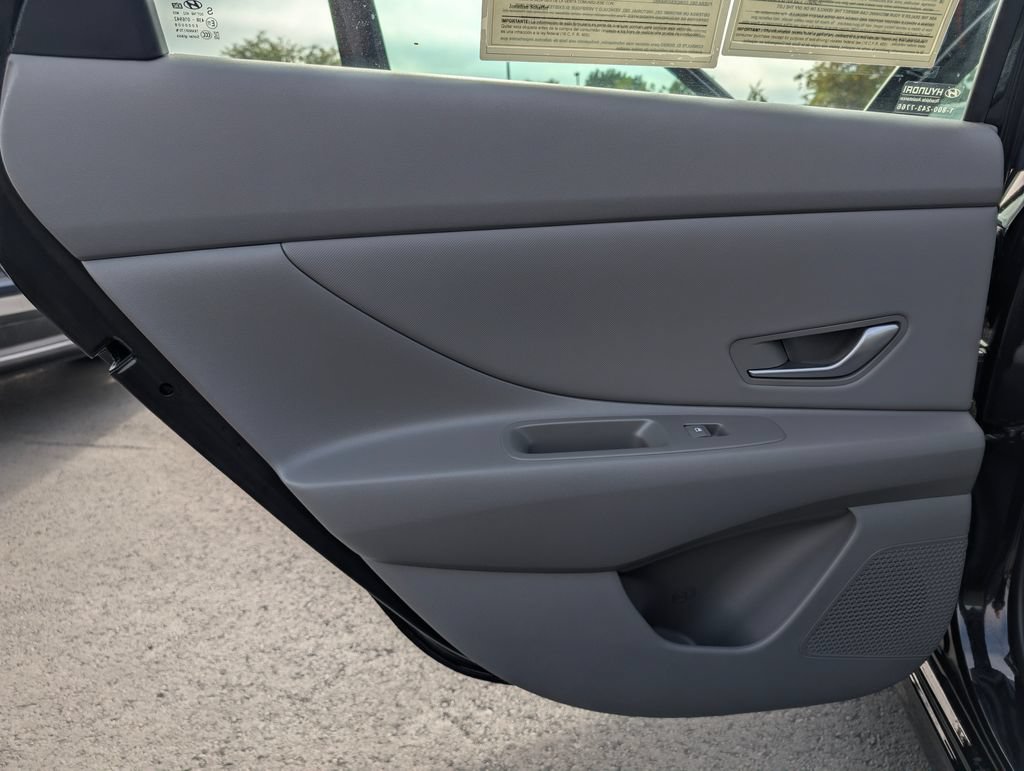 Certified 2025 Hyundai Elantra Sport FWD image 14