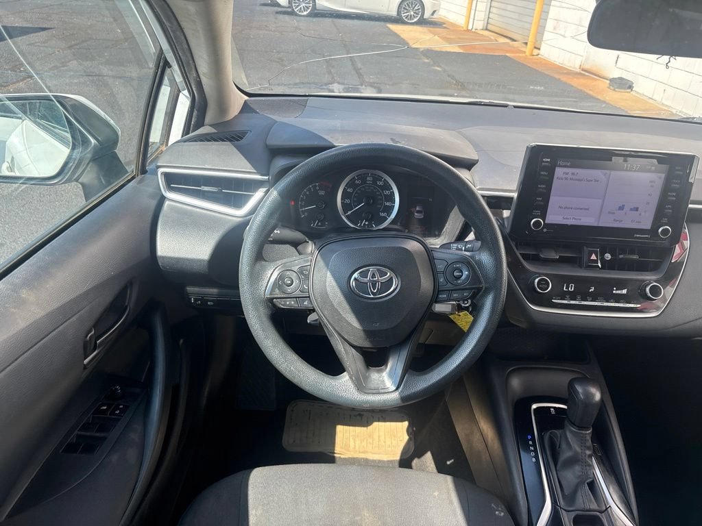 Used 2022 Toyota Corolla LE FWD image 2
