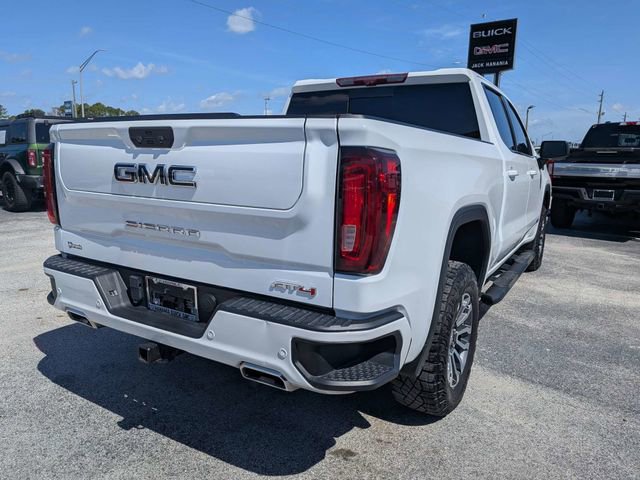 Used 2022 GMC Sierra 1500 AT4 w/ Technology Package AWD/4WD image 3