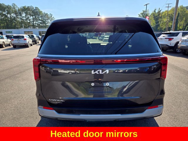 Used 2025 Kia Carnival FWD image 8