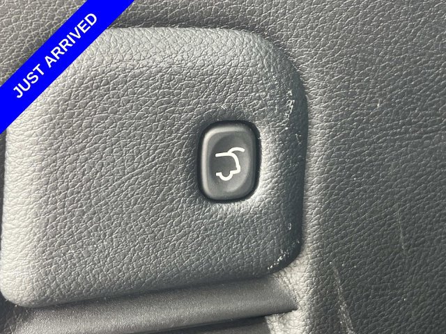 Used 2016 Jeep Grand Cherokee Overland AWD/4WD image 14