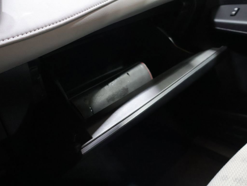 Used 2018 Toyota RAV4 XLE w/ Convenience Package image 29