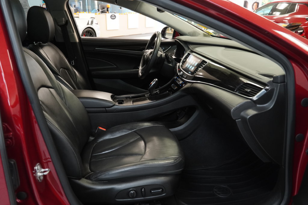 Used 2019 Buick LaCrosse Essence w/ Sun and Shade Package AWD/4WD image 26
