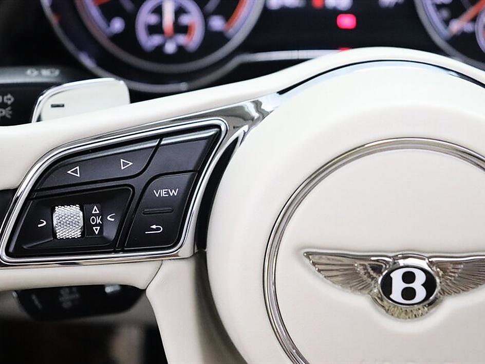 Used 2019 Bentley Bentayga AWD/4WD image 44